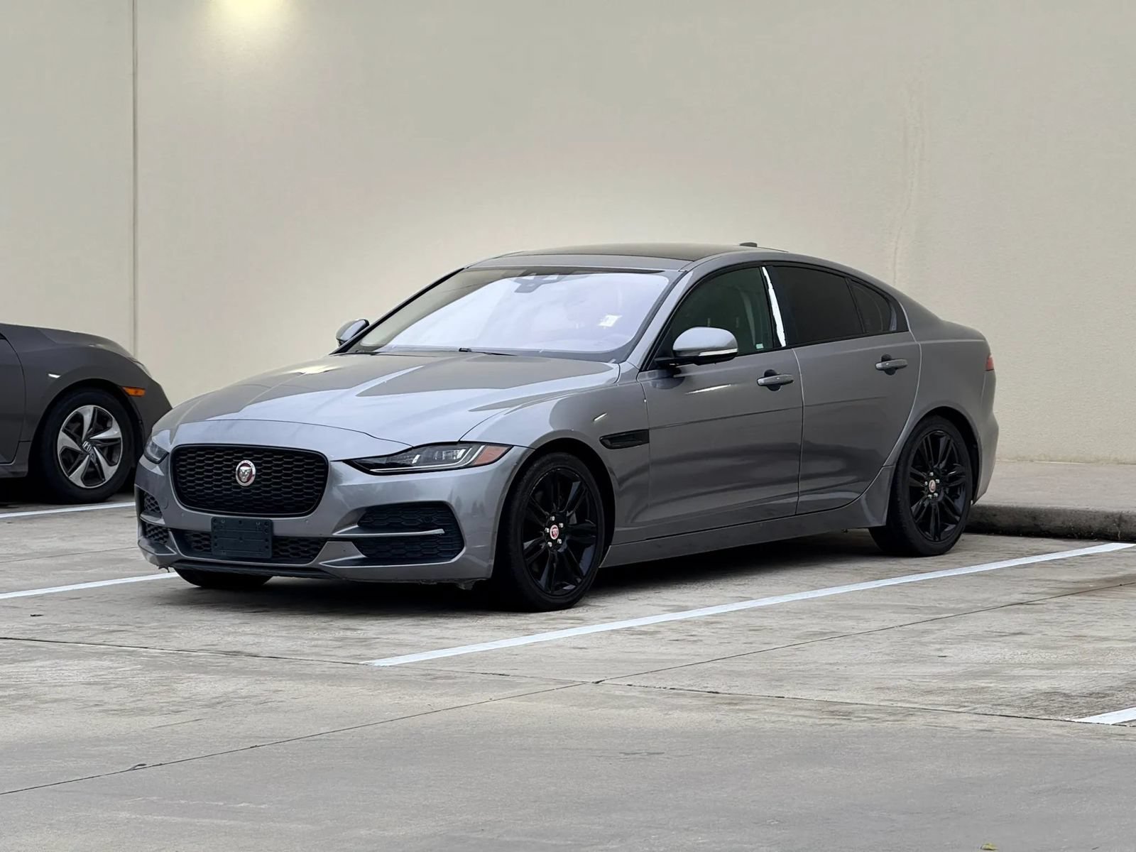 Used 2020 Jaguar XE S RWD image 3