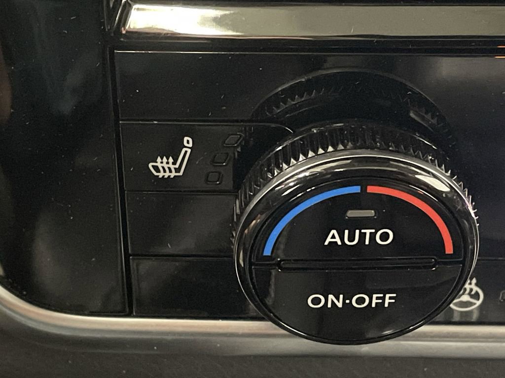 Used 2023 Nissan Rogue SL w/ SL Premium Package image 8