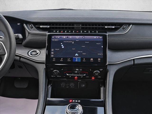 Used 2023 Jeep Grand Cherokee Limited RWD image 25