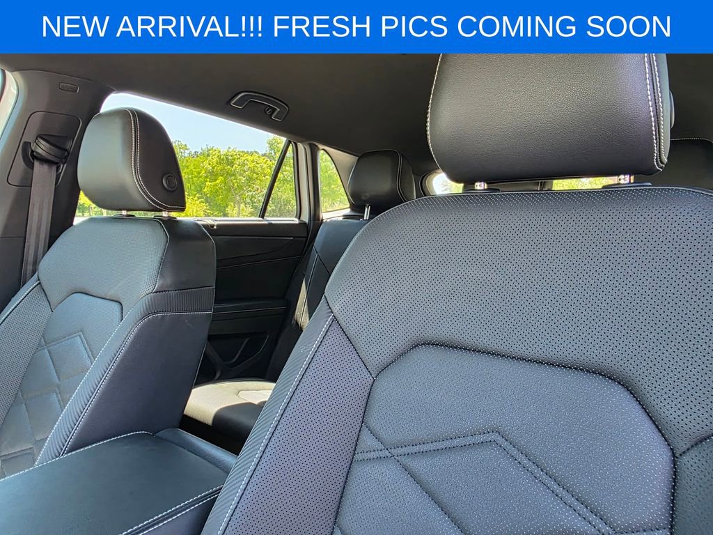 Used 2024 Volkswagen Atlas Cross Sport SE FWD image 9