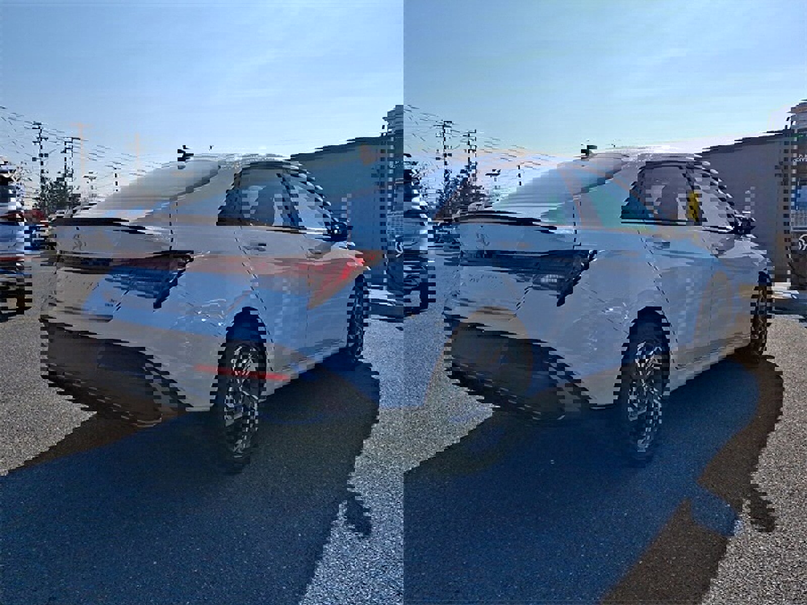 Used 2025 Hyundai Elantra SEL w/ Cargo Package image 5