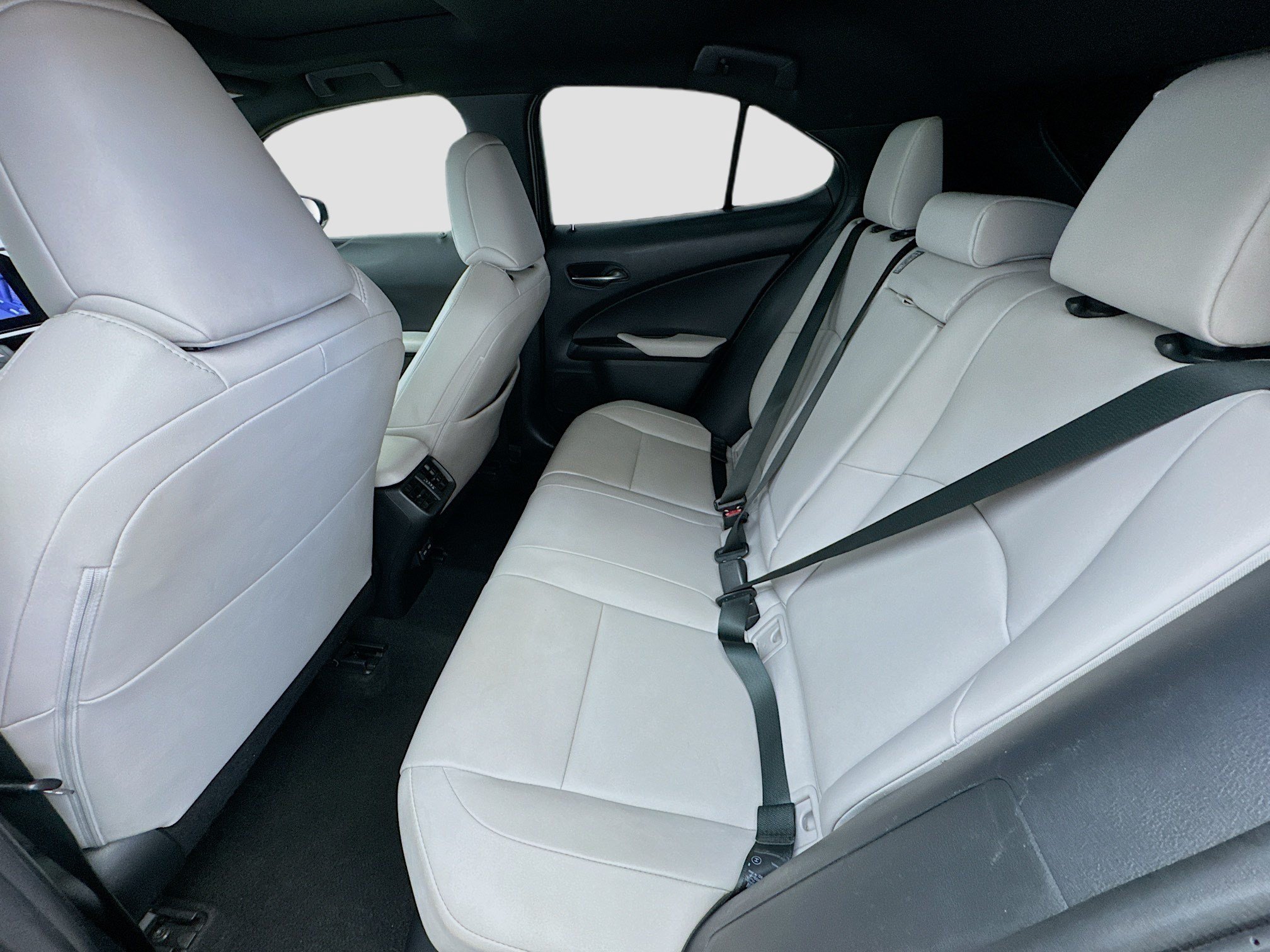 Used 2023 Lexus UX 250h FWD w/ Accessory Package (Z1) image 16