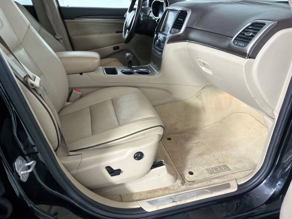Used 2014 Jeep Grand Cherokee Overland w/ Advanced Technology Group image 15