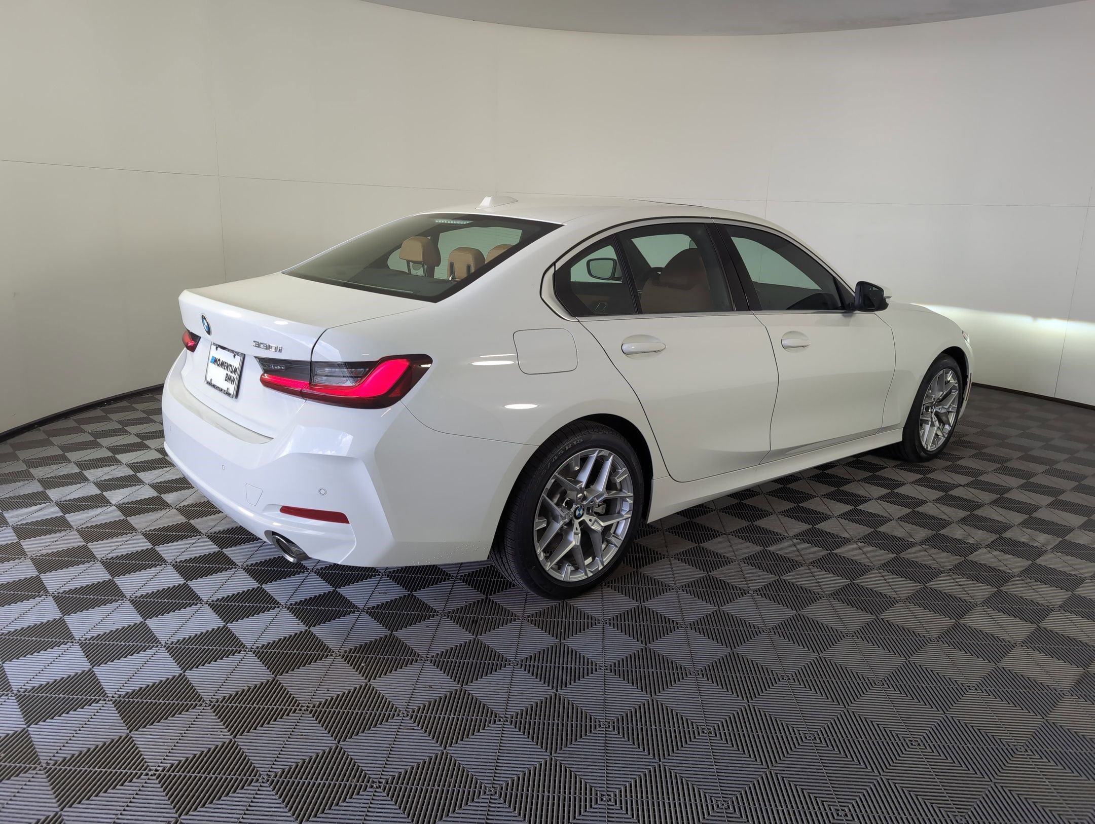 Used 2025 BMW 330i Sedan w/ Convenience Package image 7