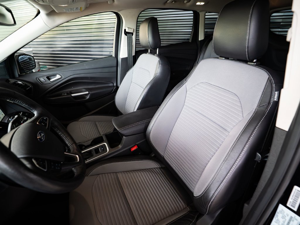 Used 2018 Ford Escape Titanium AWD/4WD image 5