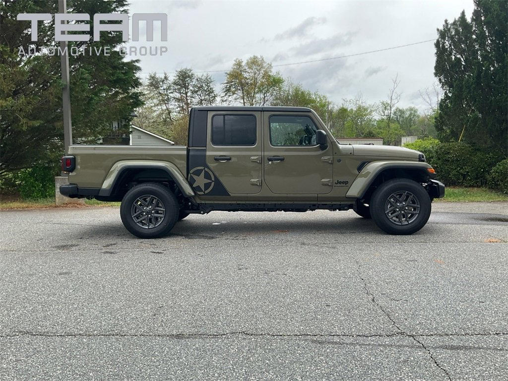 New 2025 Jeep Gladiator Sport image 28