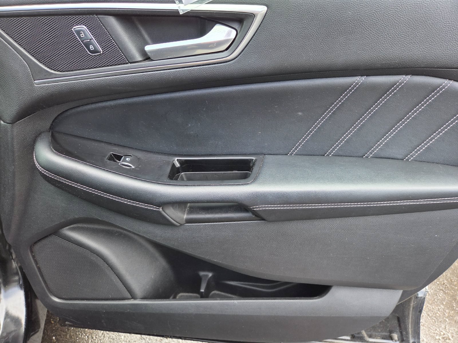 Used 2015 Ford Edge Sport w/ Equipment Group 401A FWD image 14