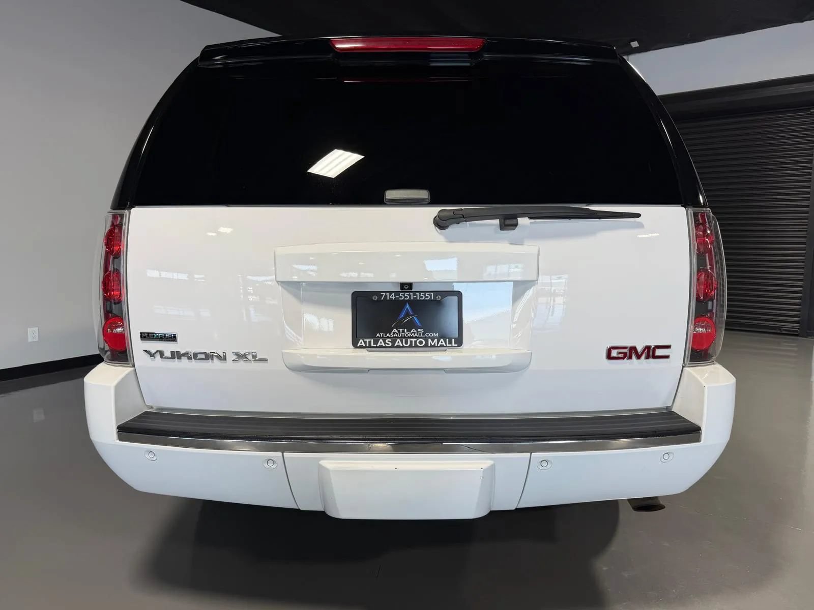 Used 2012 GMC Yukon XL Denali RWD image 5