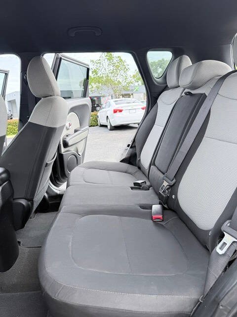 Used 2014 Kia Soul FWD image 11