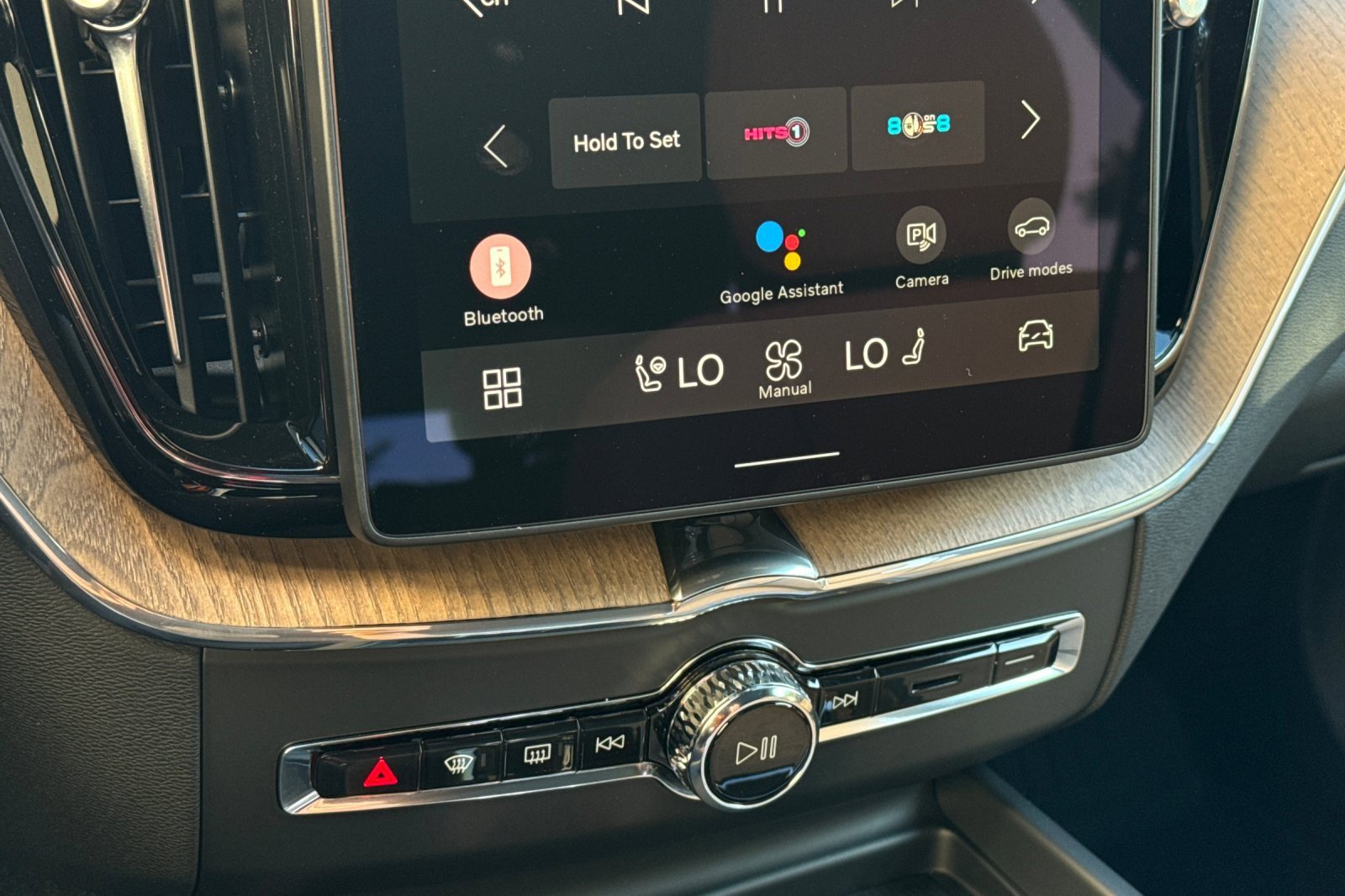 New 2026 Volvo XC60 B5 Plus w/ Climate Package image 17