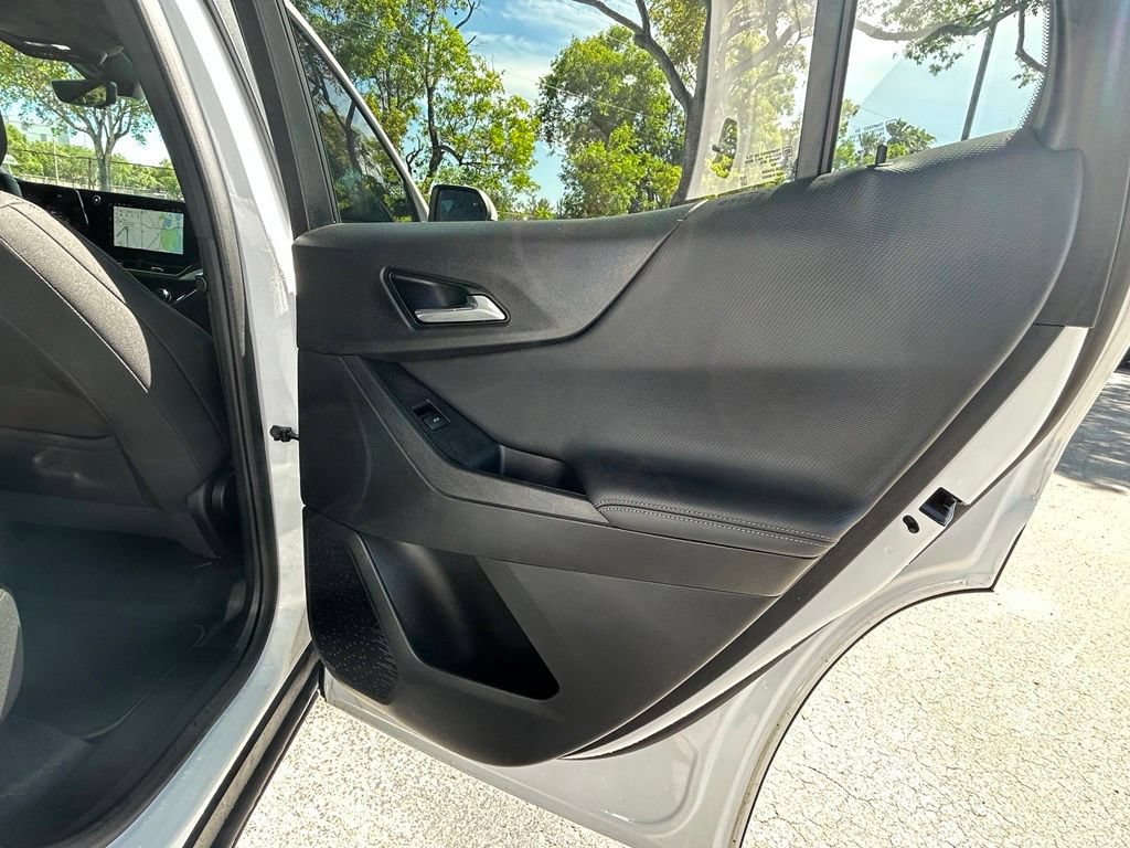 Used 2025 Chevrolet Equinox LT w/ Safety and Technology Package FWD image 36