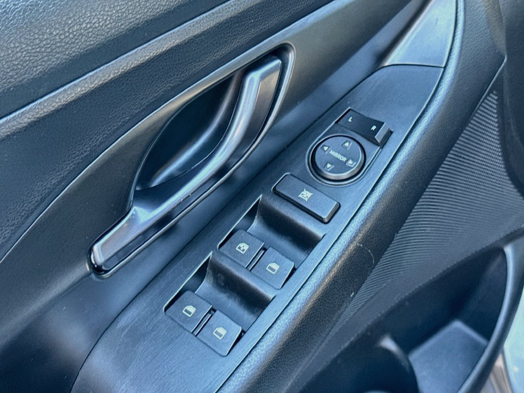 Used 2020 Hyundai Elantra GT N Line FWD image 17