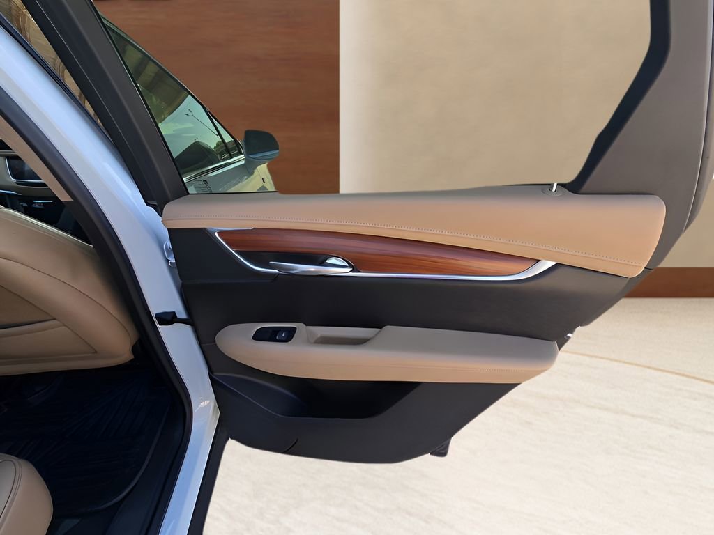 Used 2017 Cadillac XT5 Platinum w/ Driver Assist Package image 19