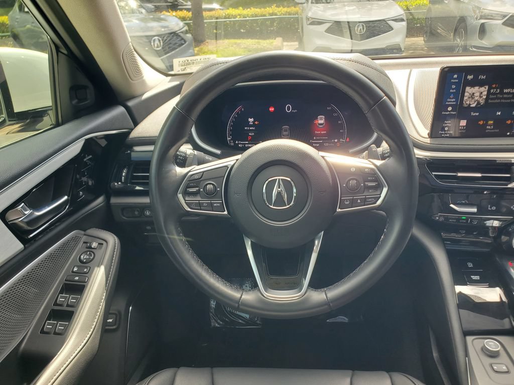 Used 2025 Acura MDX FWD image 25