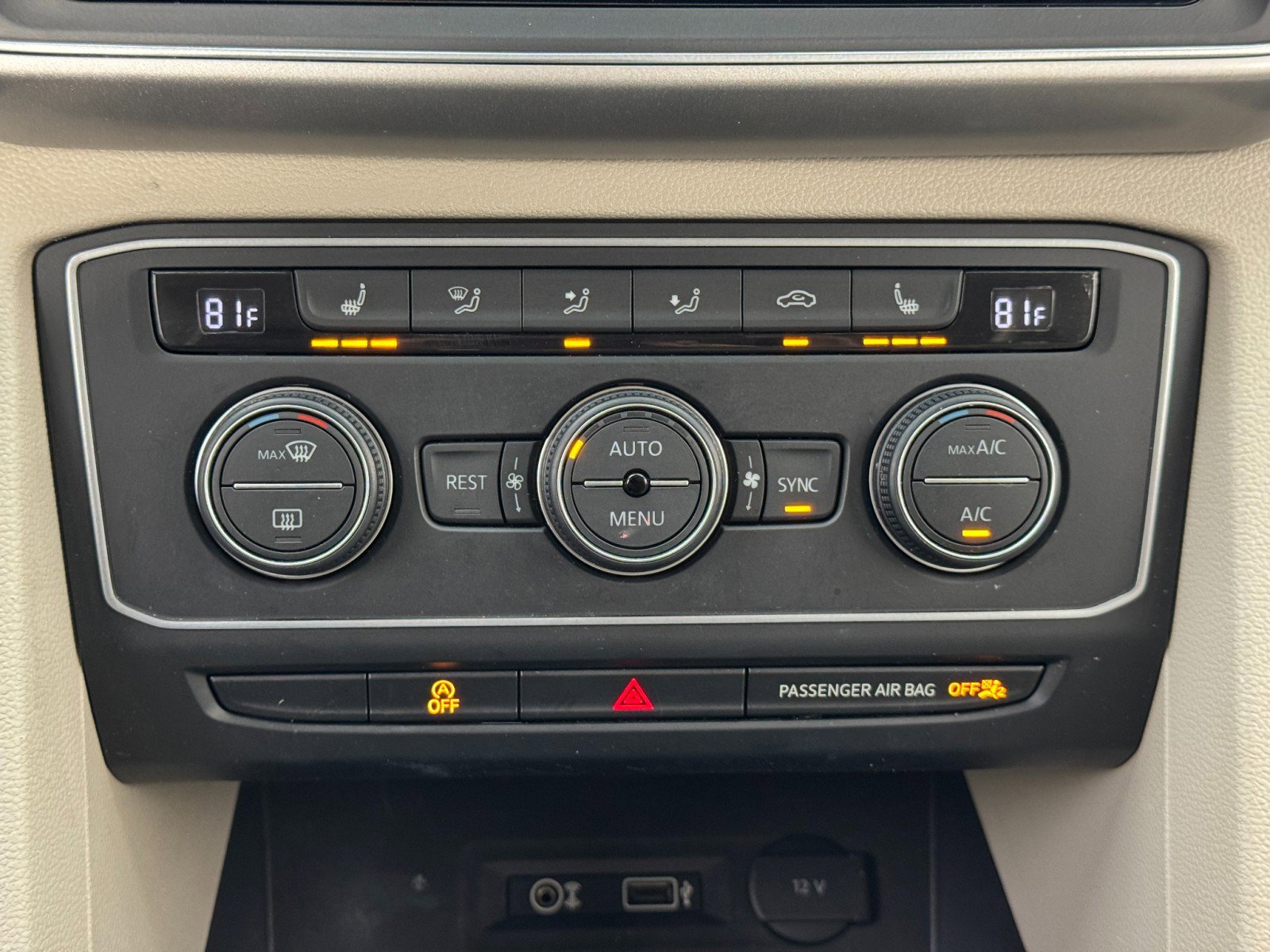 Used 2019 Volkswagen Atlas SE w/ Towing Package image 25