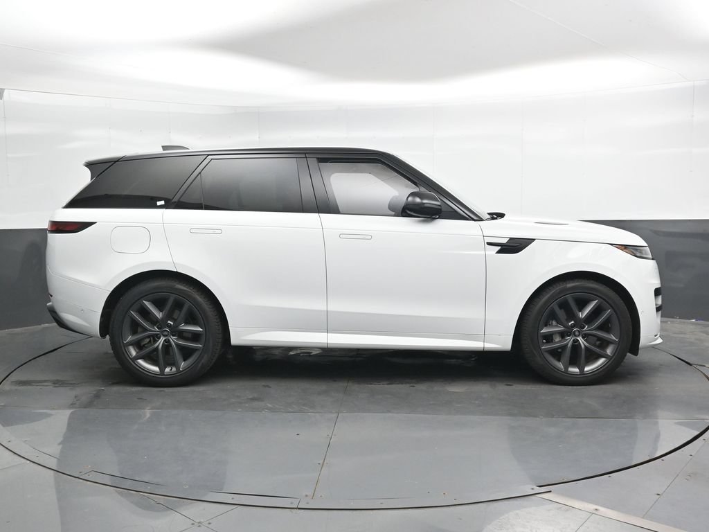 Used 2025 Land Rover Range Rover Sport Dynamic SE AWD/4WD image 5