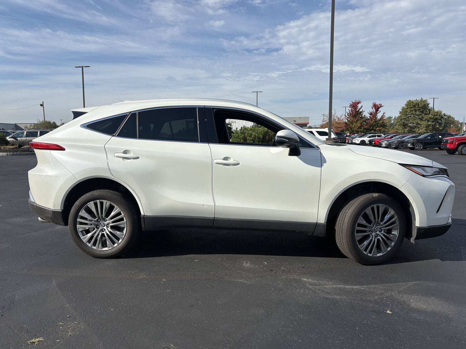 Used 2022 Toyota Venza Limited w/ Advanced Technology Package AWD/4WD image 17