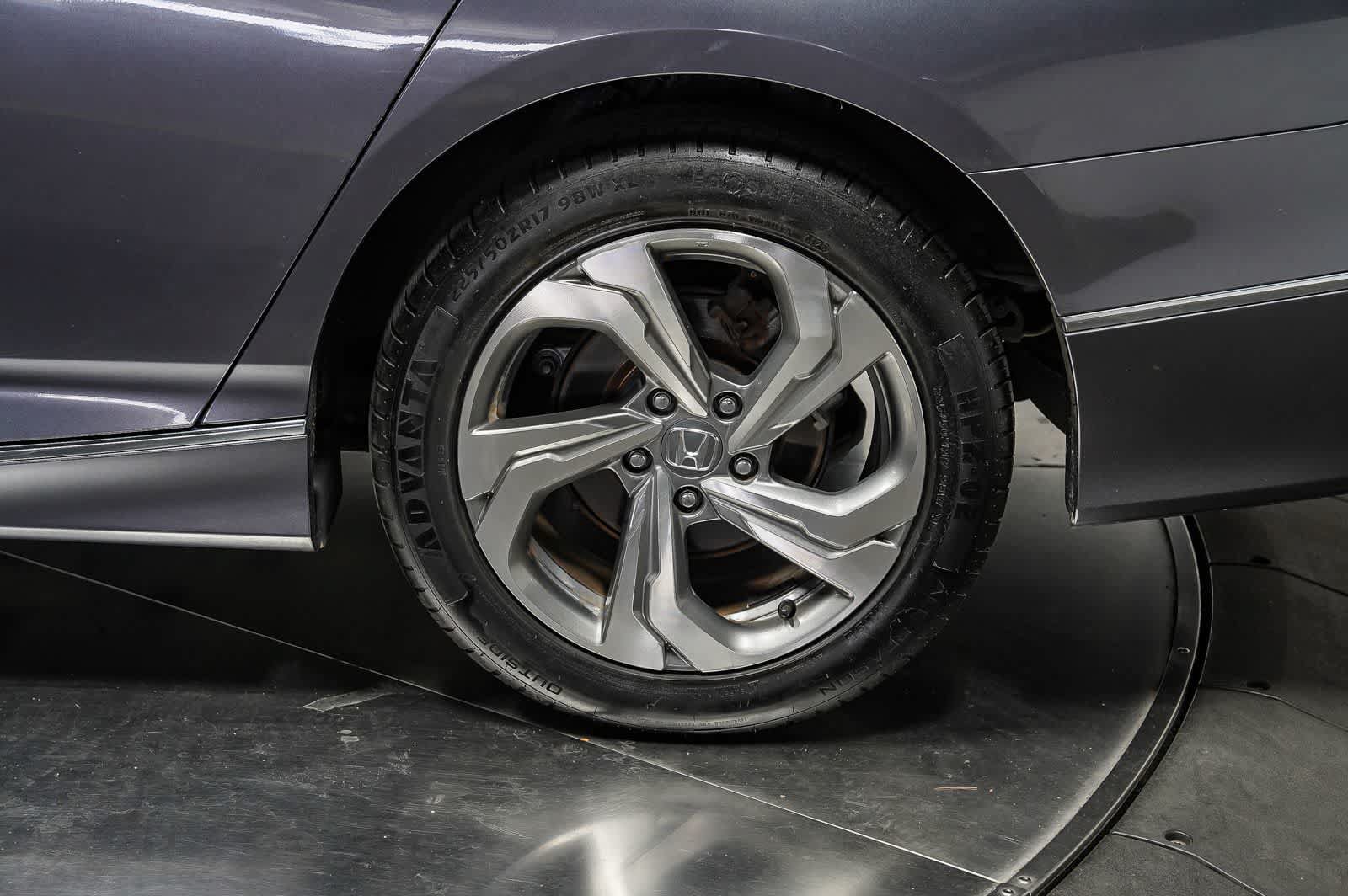 Used 2018 Honda Accord EX image 10