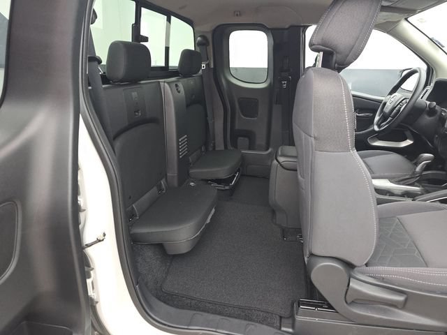 Used 2025 Nissan Frontier SV RWD image 27