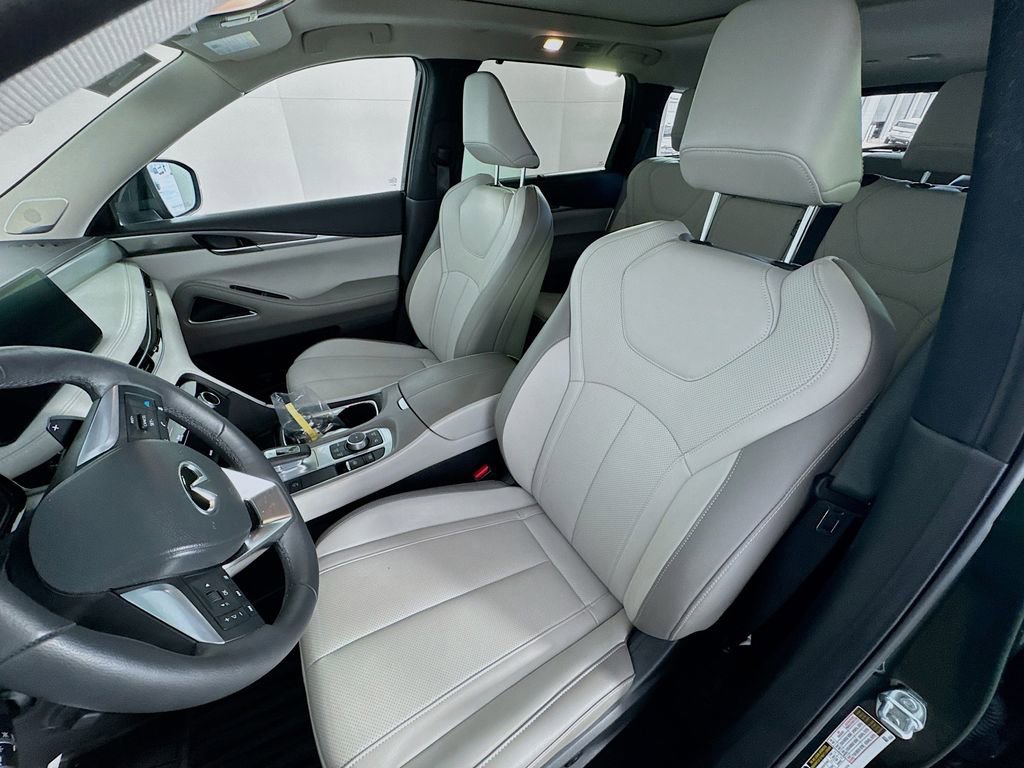 Certified 2026 INFINITI QX60 Luxe w/ Cargo Package FWD image 22