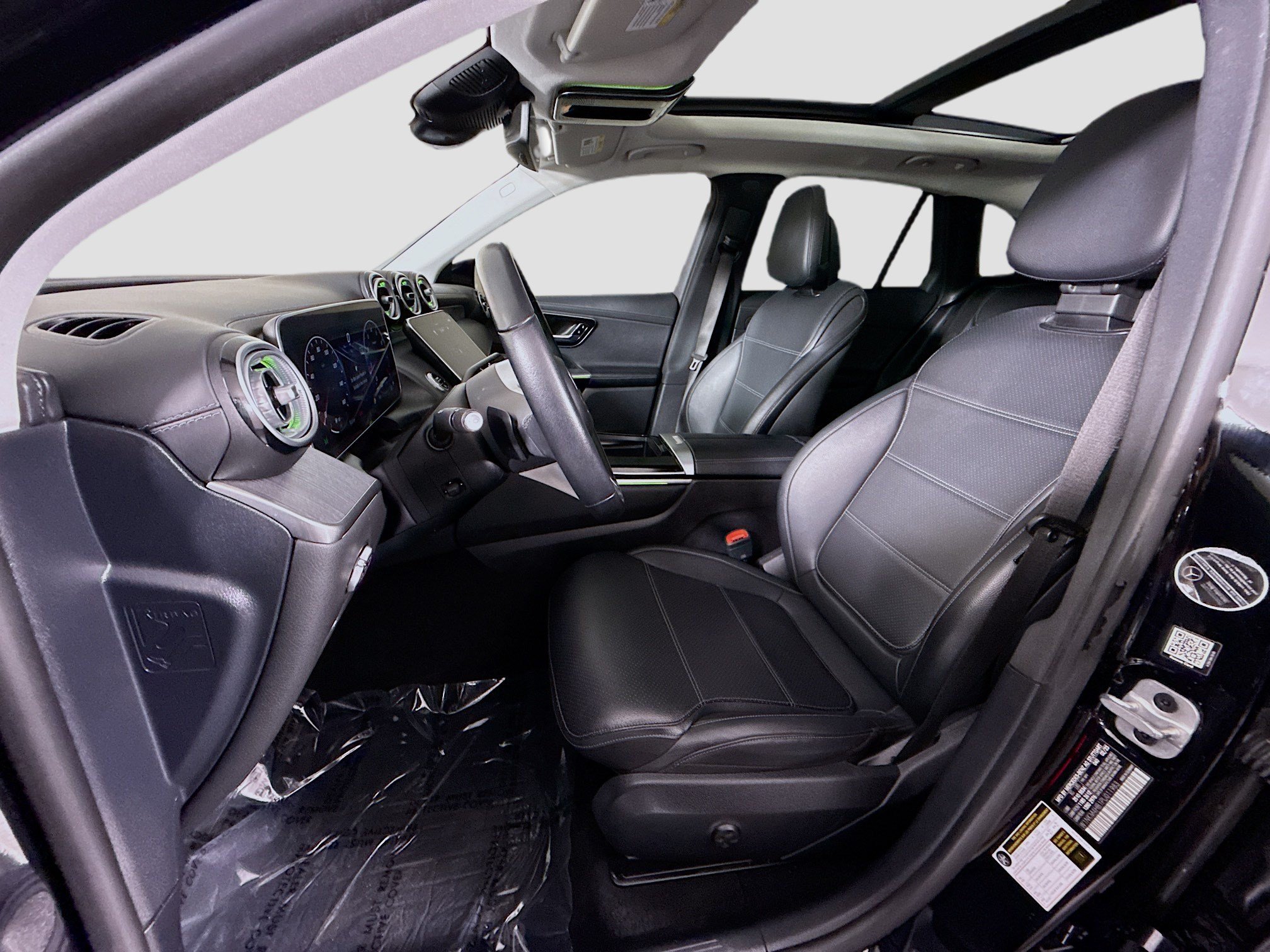 Used 2023 Mercedes-Benz GLC 300 4MATIC w/ Exclusive Trim Package image 22