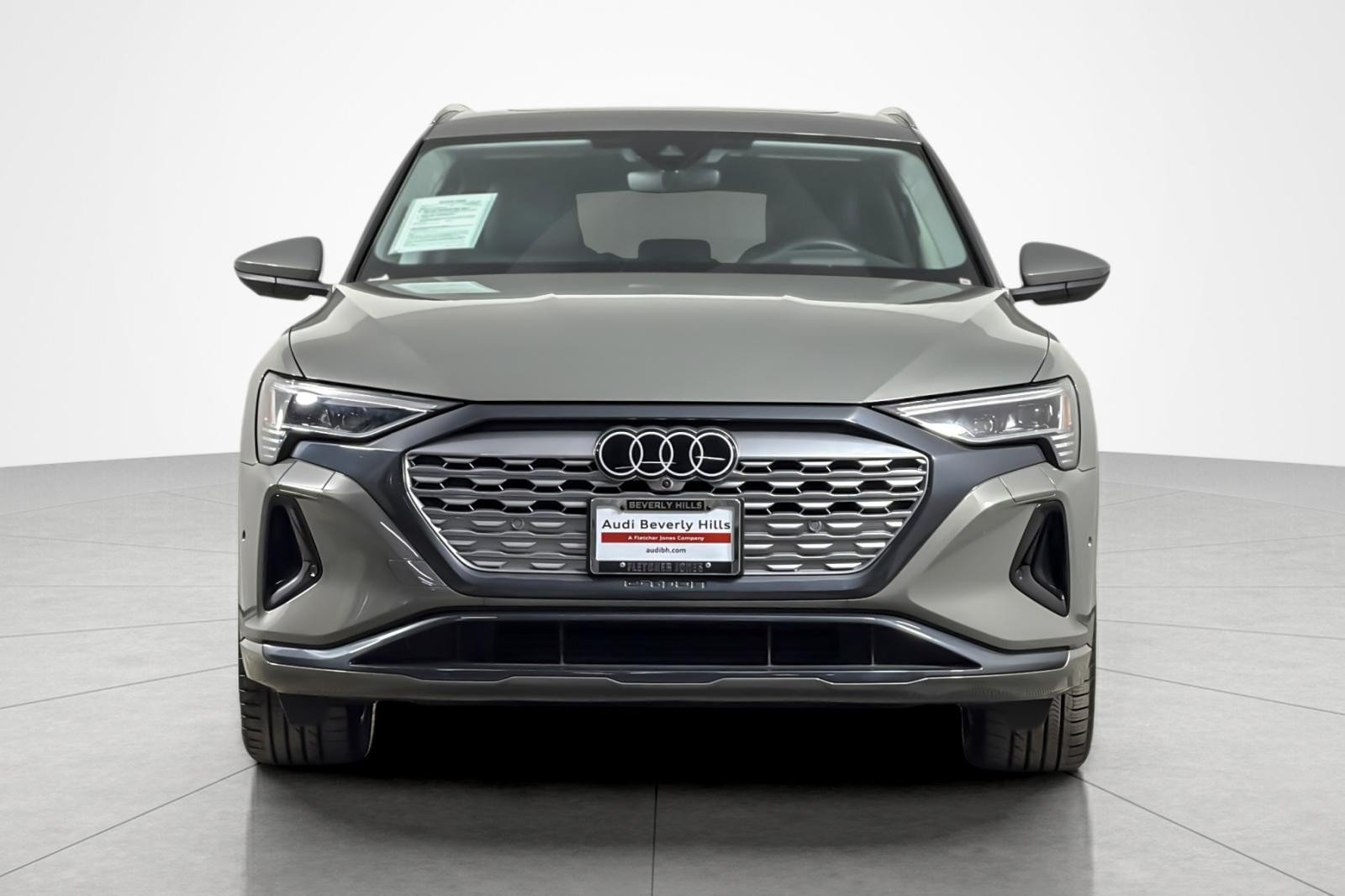 Used 2024 Audi Q8 e-tron Prestige w/ Prestige Package AWD/4WD image 8