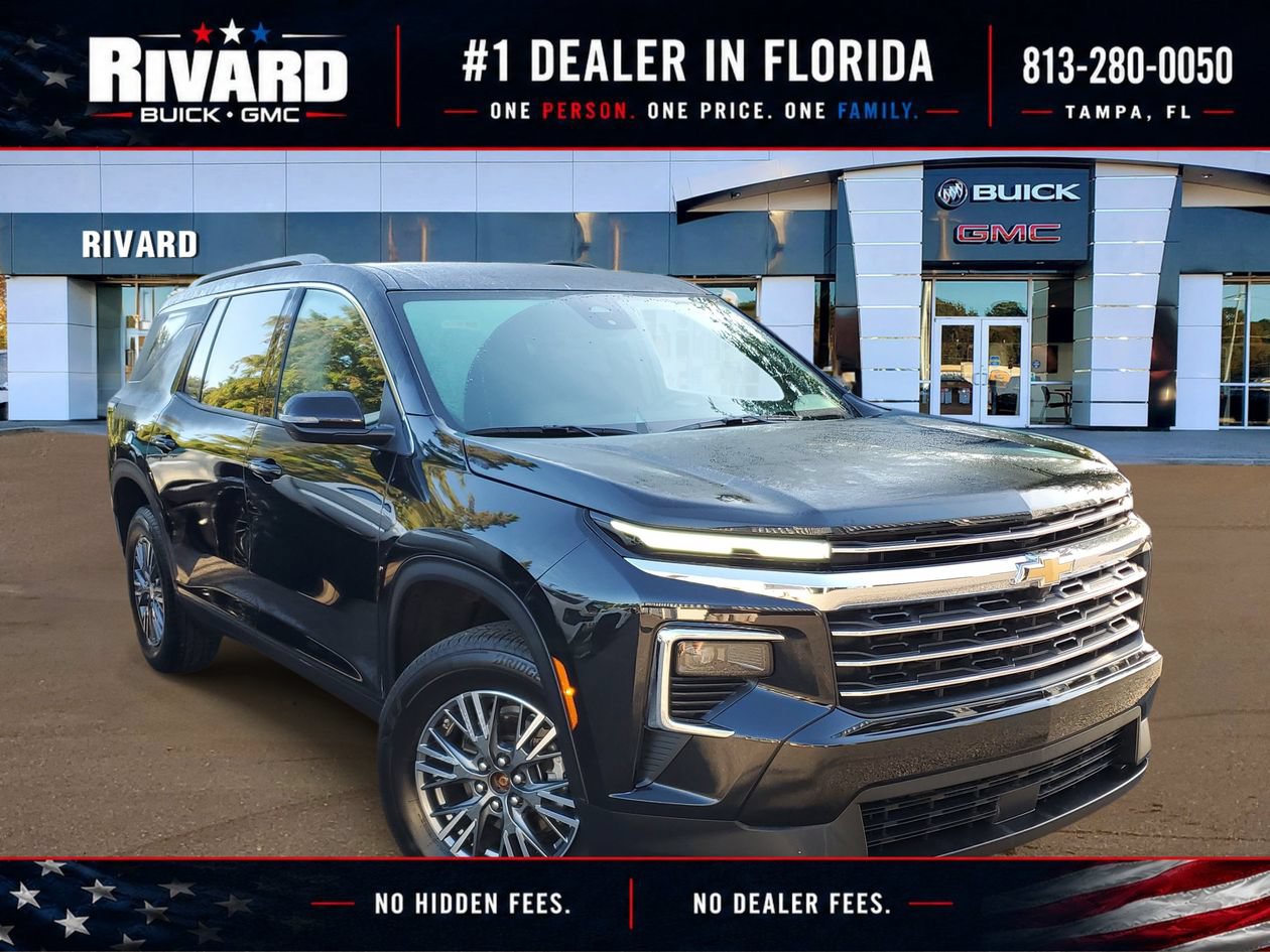 Used 2026 Chevrolet Traverse LT FWD image 1