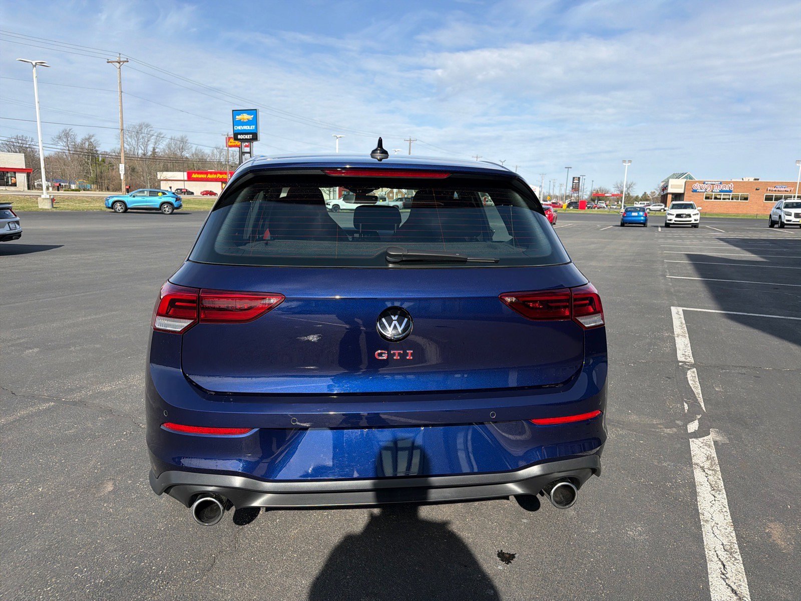 Used 2022 Volkswagen GTI SE FWD image 6