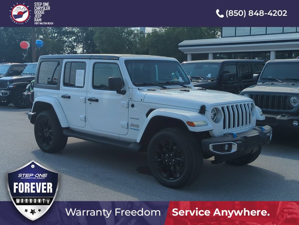 Used 2022 Jeep Wrangler Unlimited Sahara w/ Cold Weather Group AWD/4WD image 8