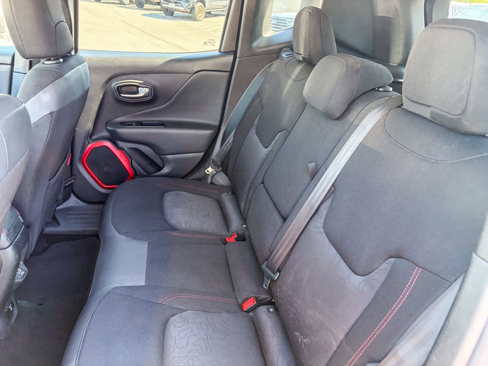 Used 2018 Jeep Renegade Trailhawk w/ Cold Weather Group II image 17