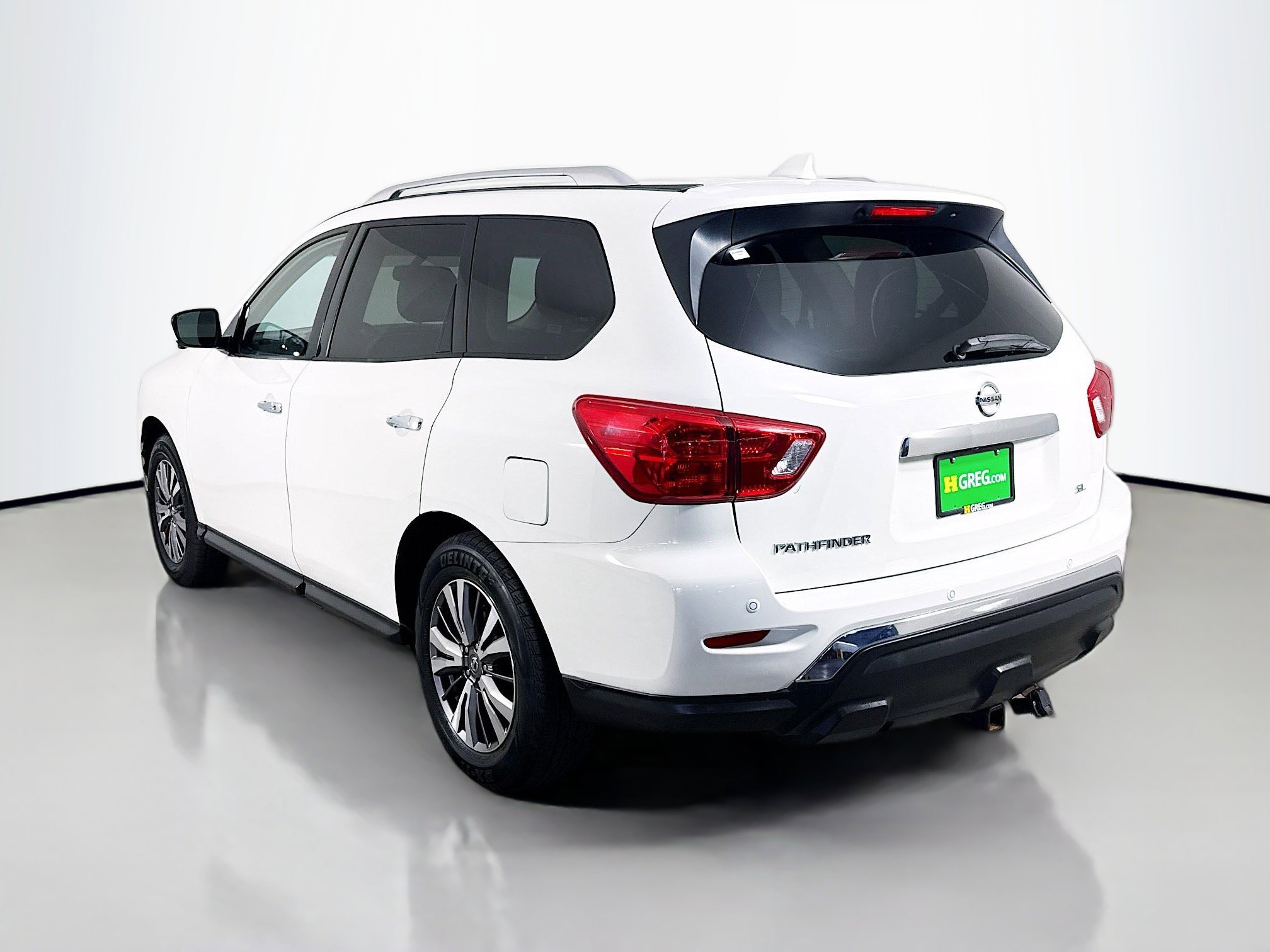 Used 2019 Nissan Pathfinder SL FWD image 7