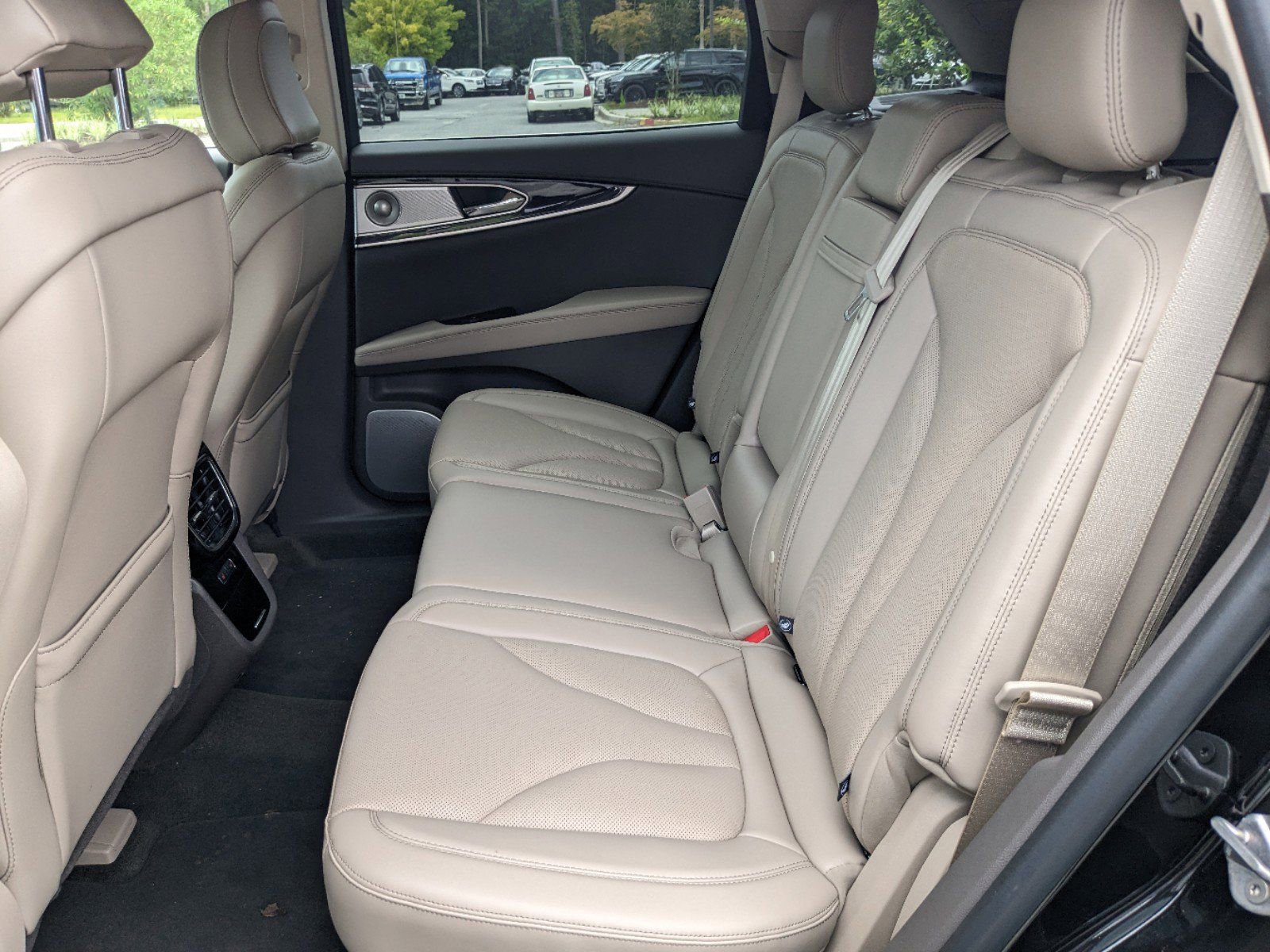 Certified 2023 Lincoln Nautilus Reserve w/ Equipment Group 202A image 14