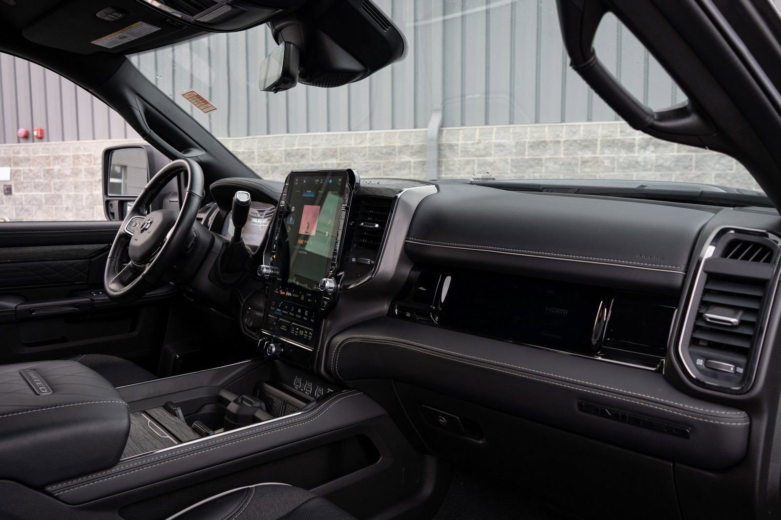 Used 2025 RAM 3500 Limited image 33