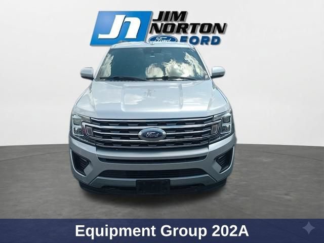 Used 2019 Ford Expedition XLT w/ Equipment Group 202A AWD/4WD image 3