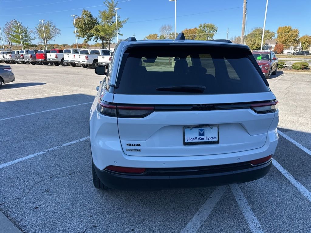 New 2025 Jeep Grand Cherokee Altitude AWD/4WD image 24