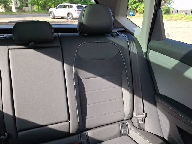 Certified 2024 Volkswagen Taos SE w/ Panoramic Sunroof Package AWD/4WD image 20