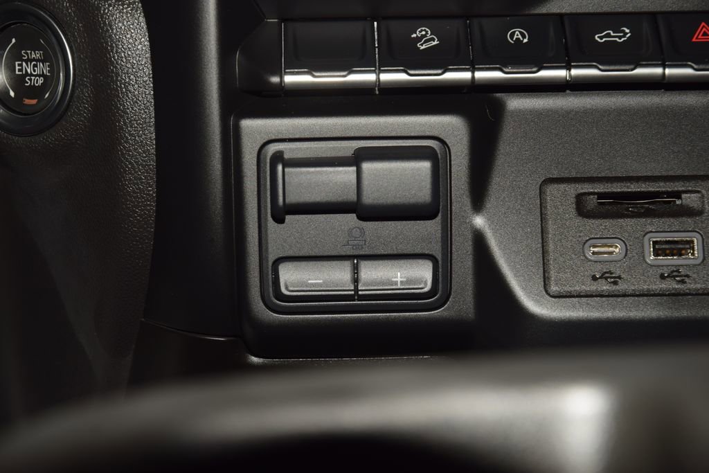 Used 2020 Chevrolet Silverado 1500 LT w/ All-Star Edition image 31