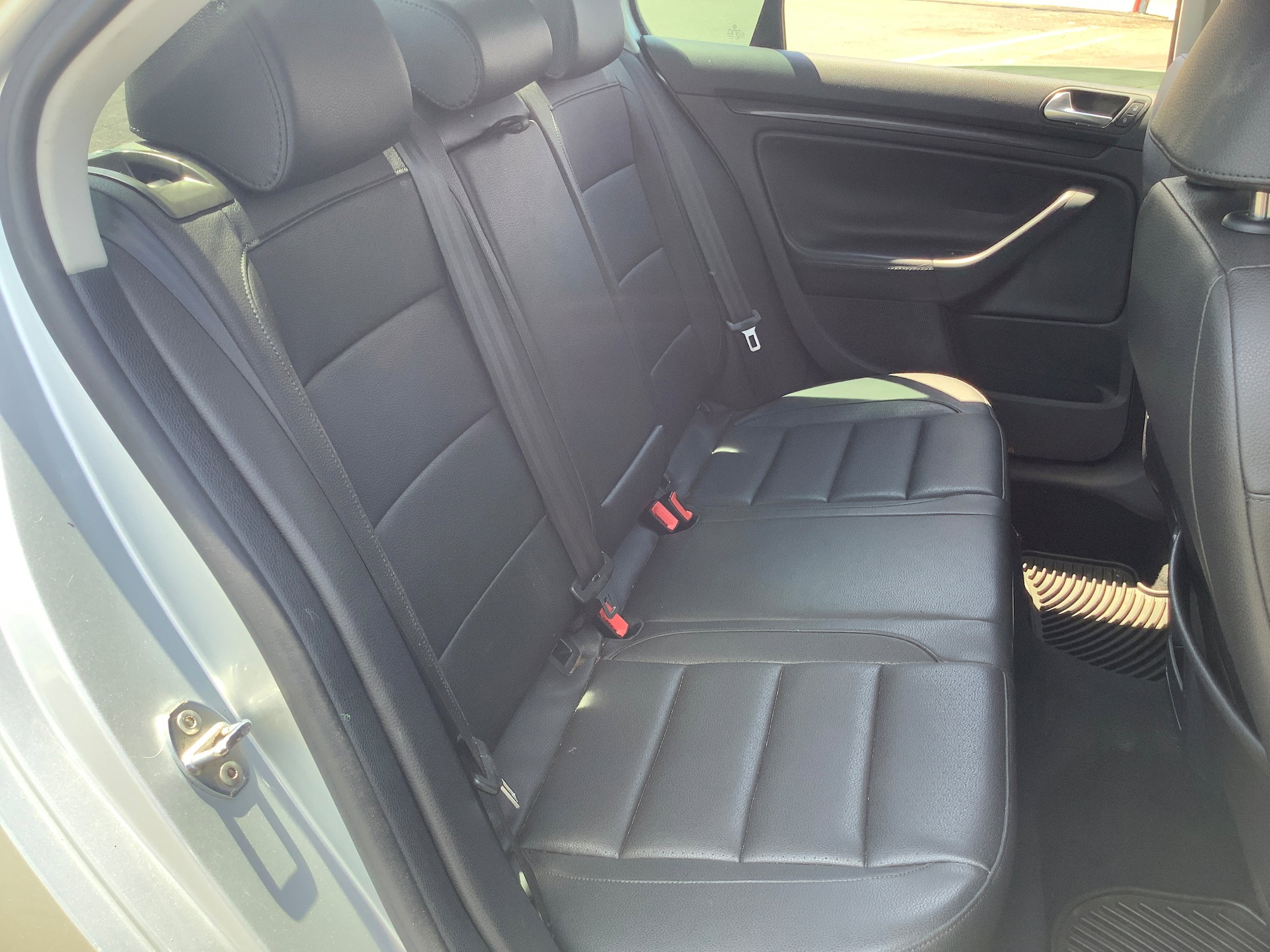 Used 2010 Volkswagen Jetta SE FWD image 14