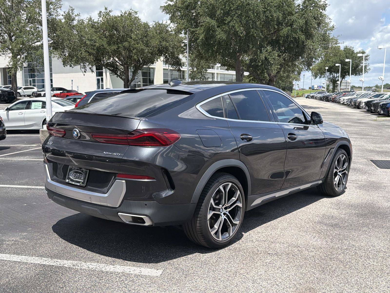 Used 2023 BMW X6 xDrive40i w/ Luxury Seating Package AWD/4WD image 4