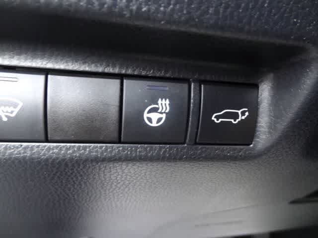 Used 2020 Toyota RAV4 XLE w/ Convenience Package AWD/4WD image 18