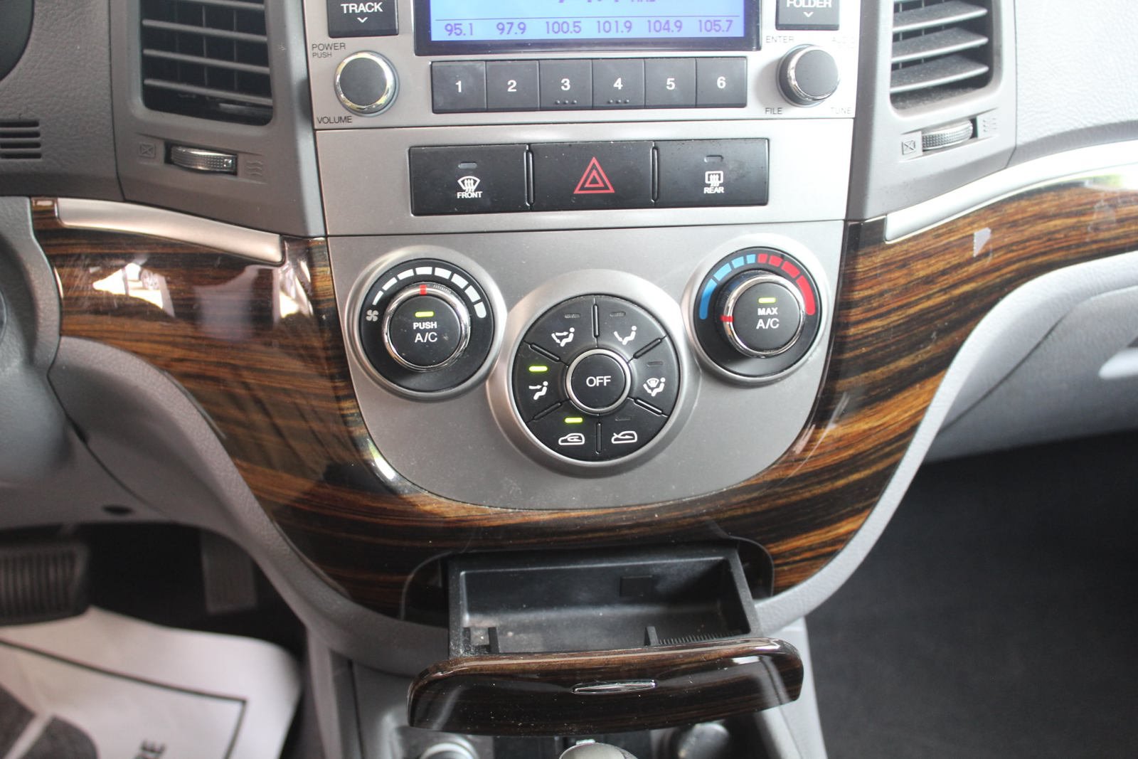 Used 2012 Hyundai Santa Fe GLS AWD/4WD image 11