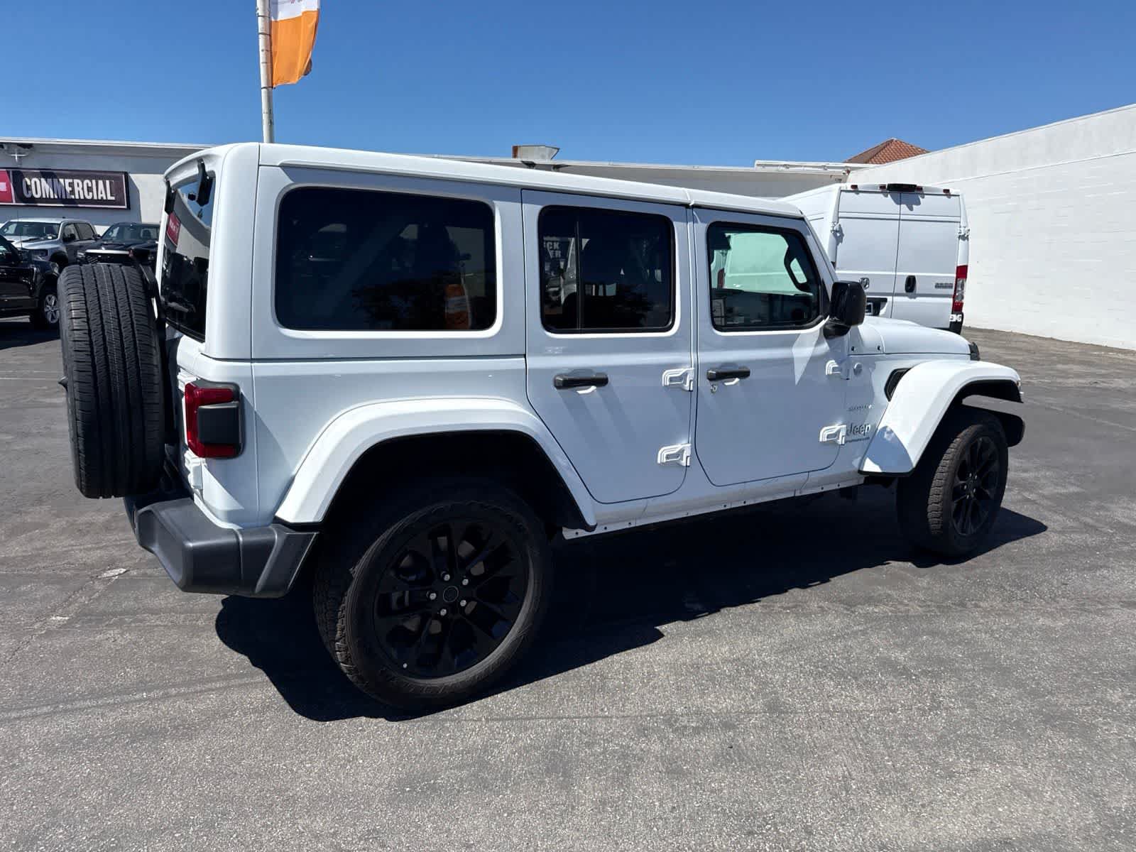 Used 2024 Jeep Wrangler Unlimited Sahara AWD/4WD image 14