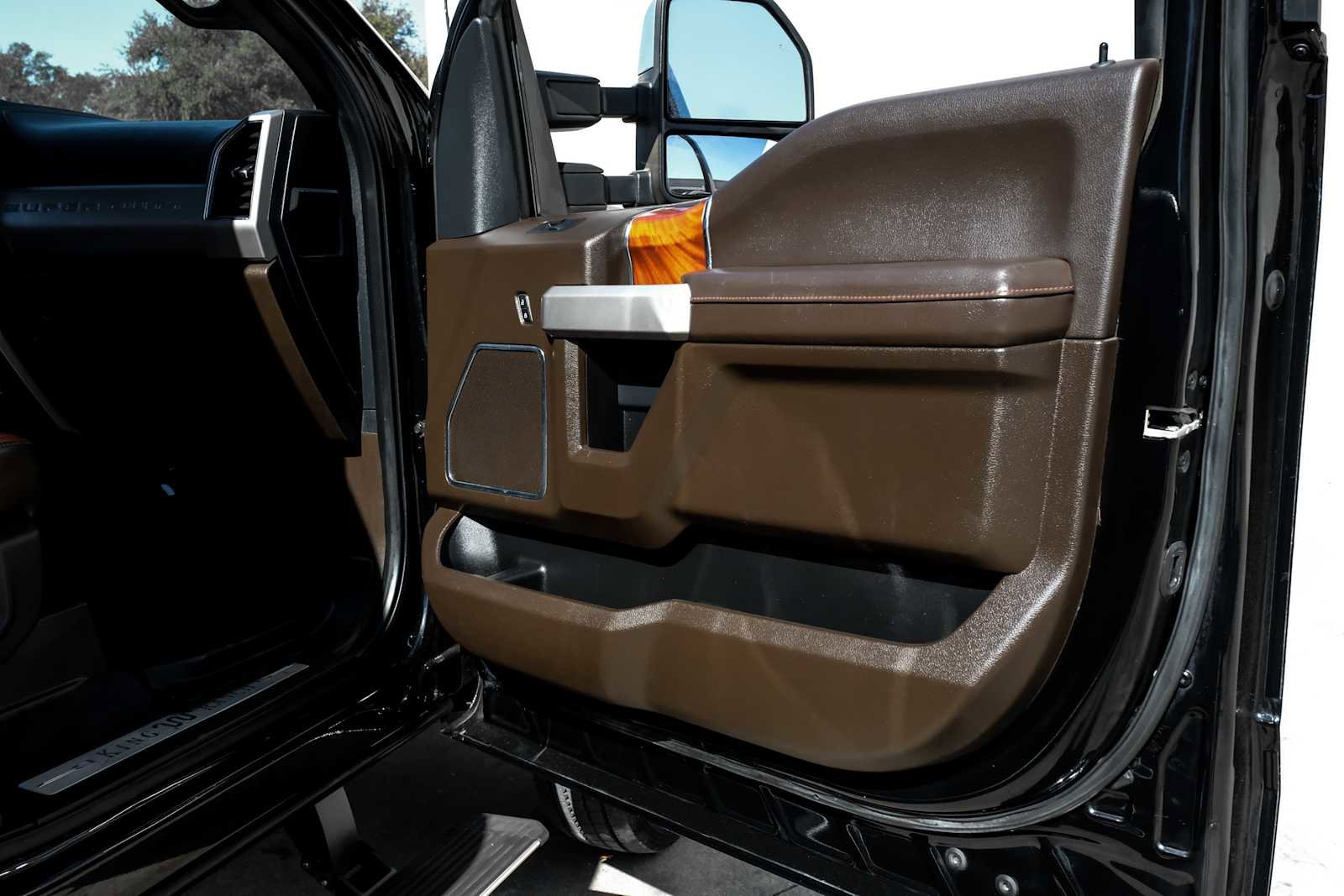 Used 2022 Ford F450 King Ranch w/ King Ranch Ultimate Package image 43