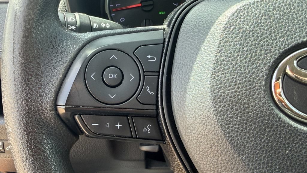 Used 2021 Toyota RAV4 XLE AWD/4WD image 21