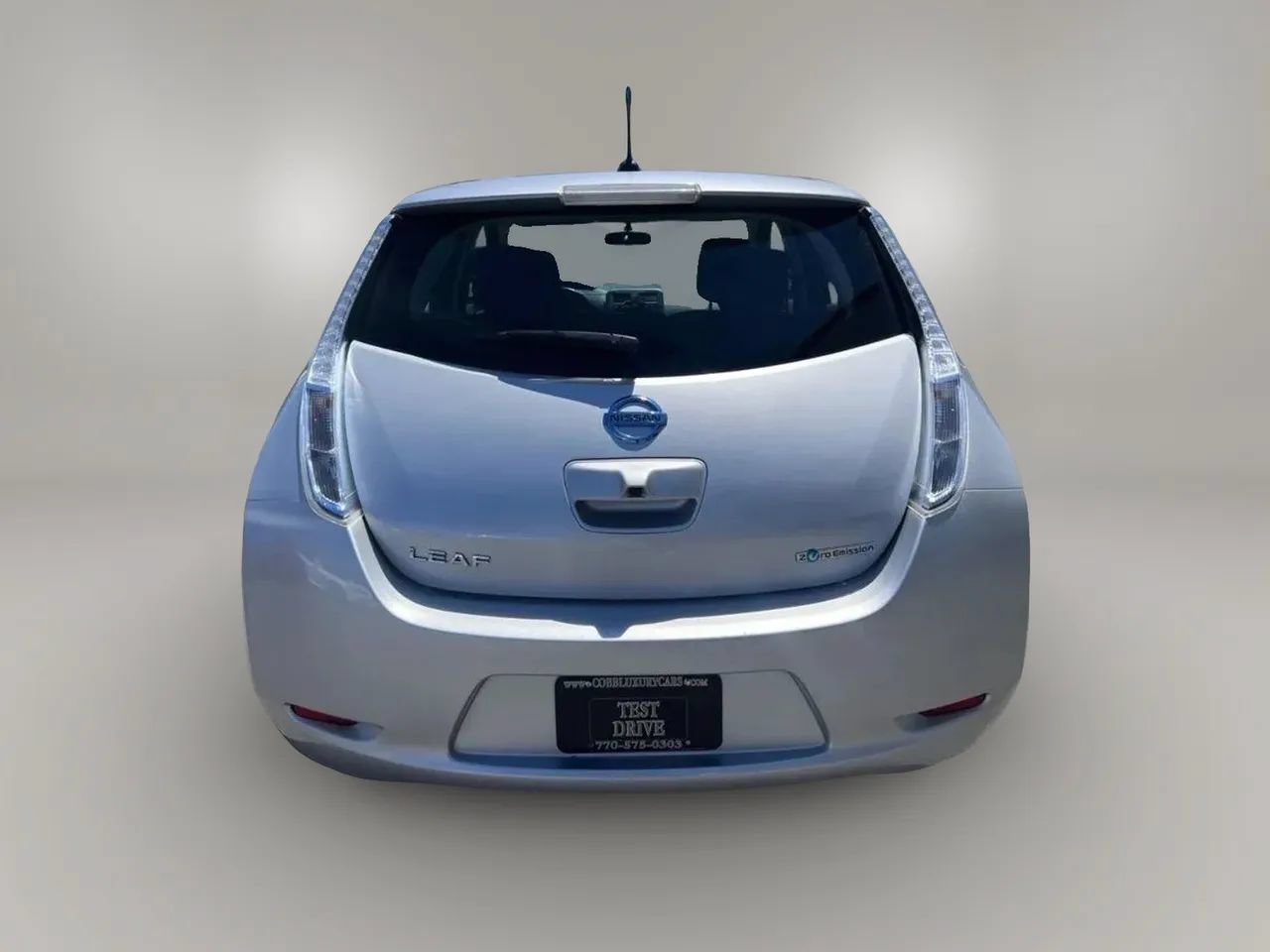 Used 2014 Nissan Leaf S FWD image 6