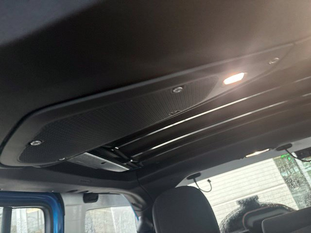 Used 2024 Jeep Wrangler Unlimited AWD/4WD image 16