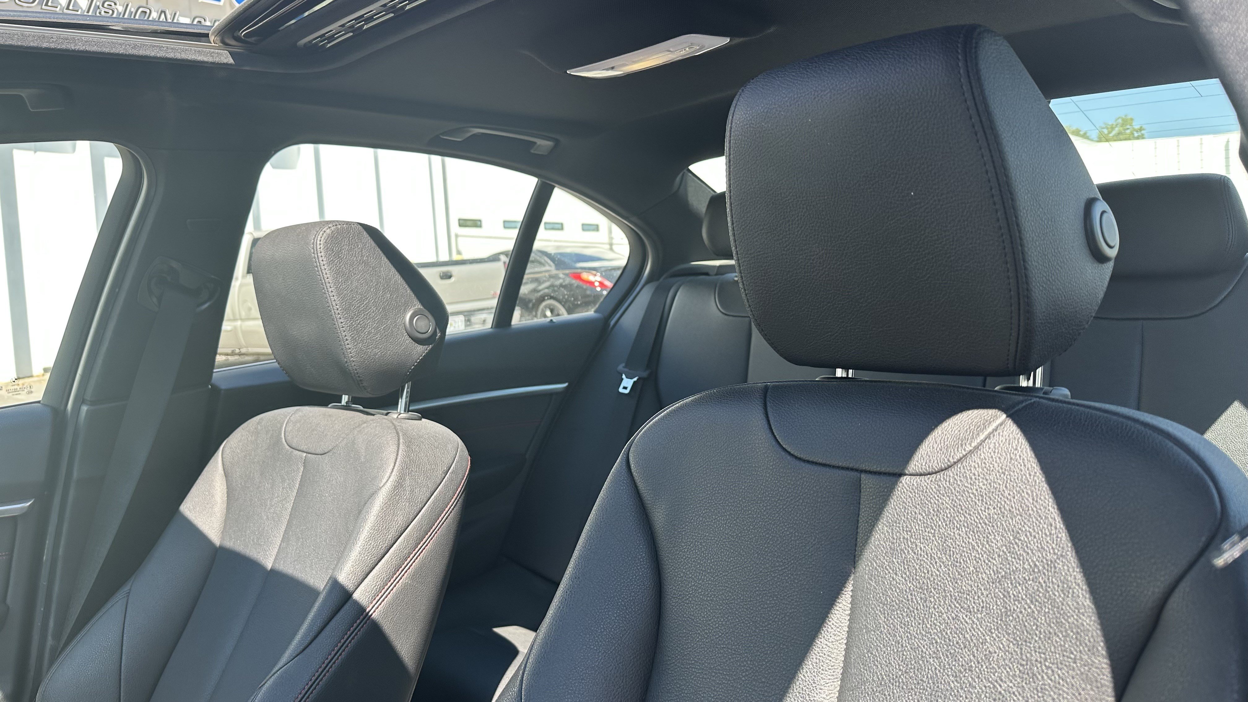 Used 2018 BMW 330i xDrive Sedan w/ Convenience Package AWD/4WD image 18