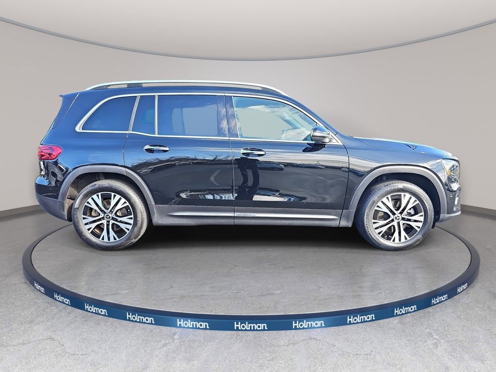 Used 2025 Mercedes-Benz GLB 250 4MATIC image 5