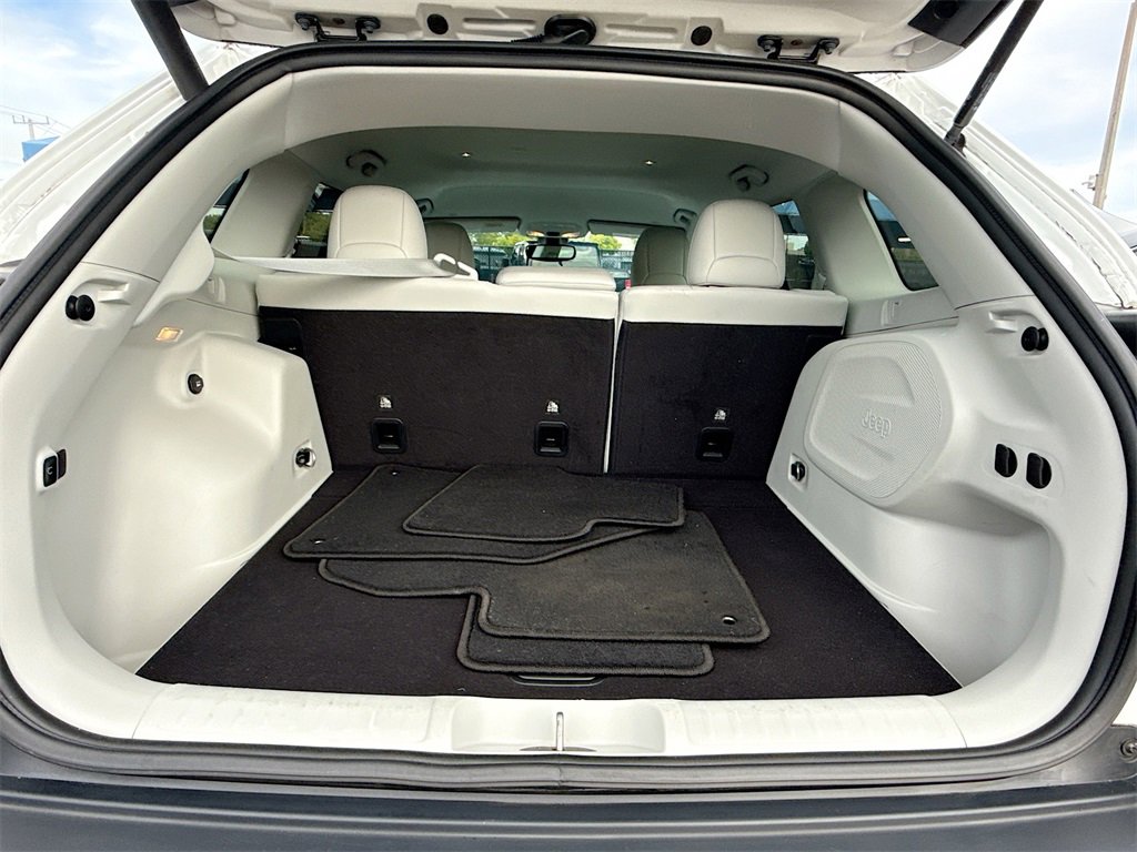 Used 2020 Jeep Cherokee Limited image 30