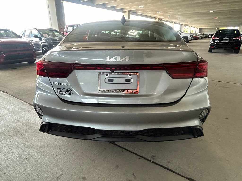 Used 2024 Kia Forte LXS FWD image 4